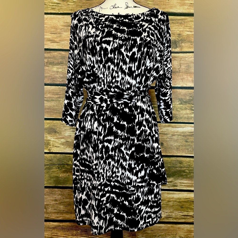 Ann Taylor Black&White Multicolor Dress with a Belt